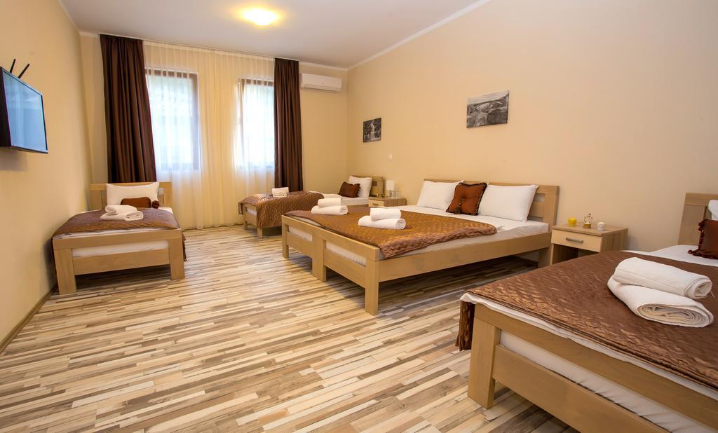 Hotel Hana Мостар Стая снимка